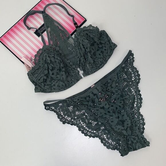 NEW VICTORIA SECRET UNLINED BRA - Picture 1 of 6